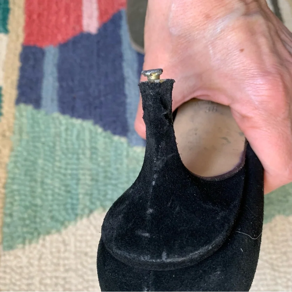 Sacco Black Suede Grommet Pointy Toed Scalloped Edge Kitten Heel Pumps Size 8 38 - Picture 15 of 16